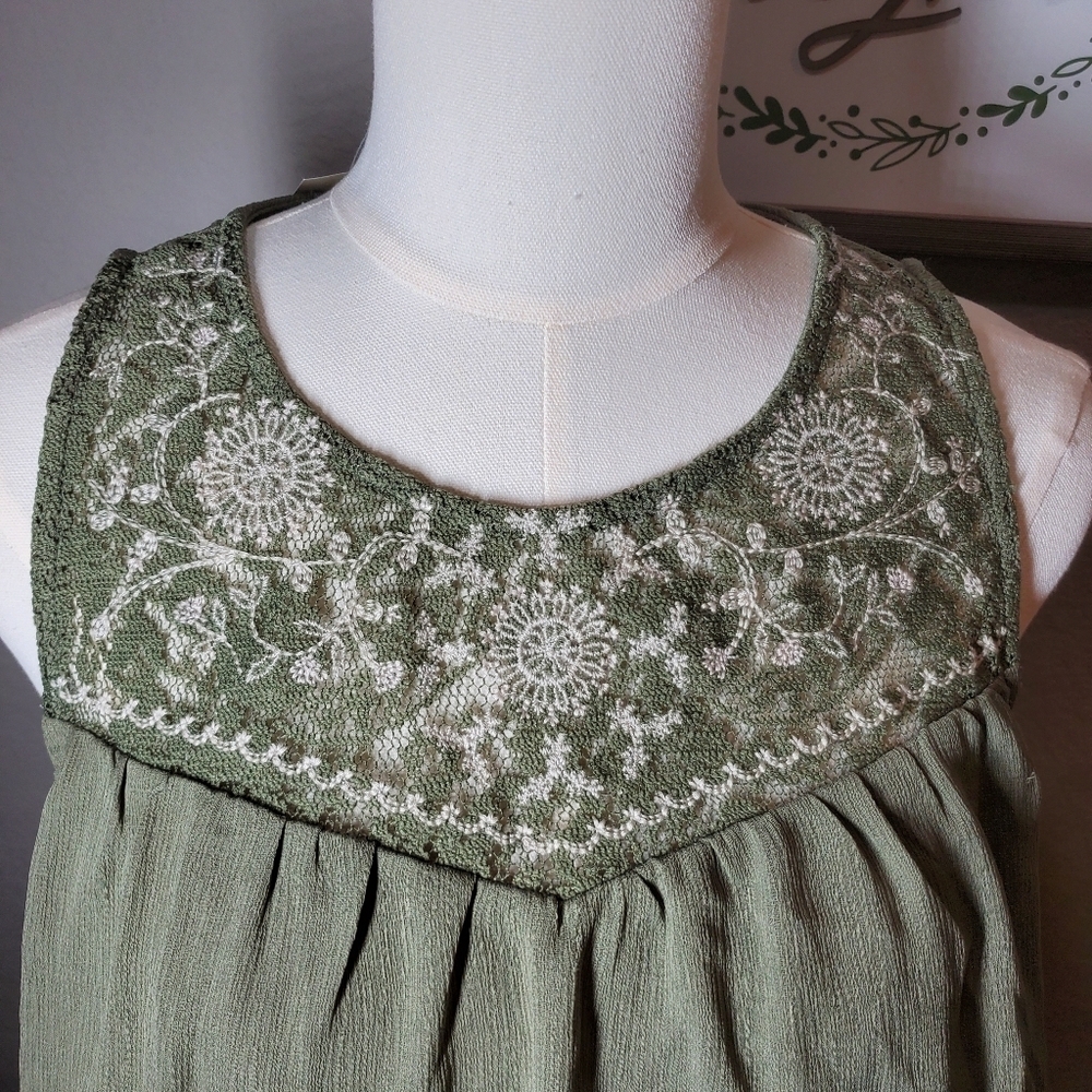 NWT Maurices Lace Trim Sleeveless Blouse Tank Top Women's Size Medium - Picture 13 of 16